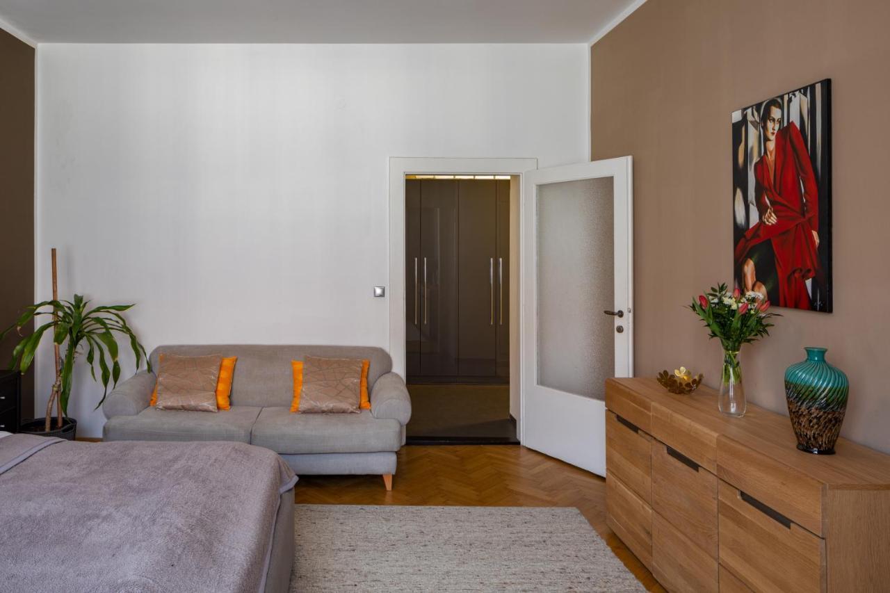 Deluxe Apartment In Old Town By Prague Days Екстер'єр фото